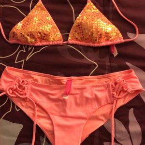 Victoria’s Secret bikini